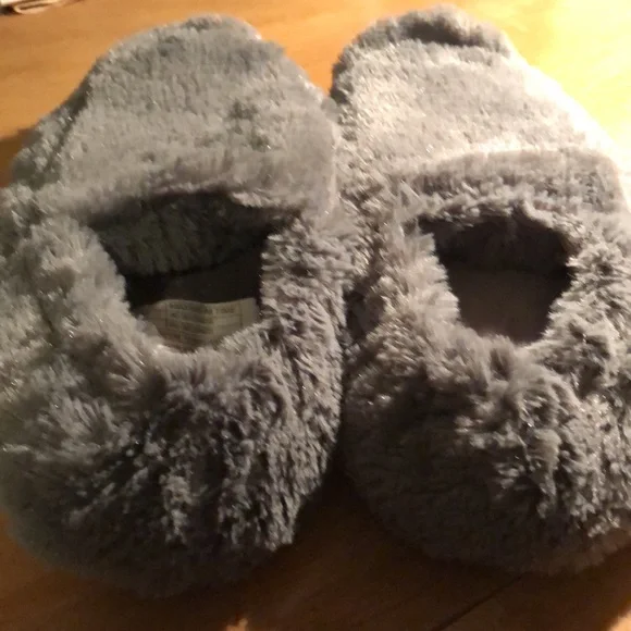 Grey “Warmies” brand slippers, heatable, weighted & fuzzy -size 8-10 NWOT - Picture 3 of 12